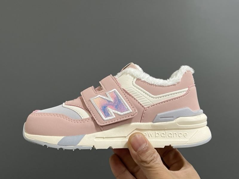 NEW BALANCE SHOES